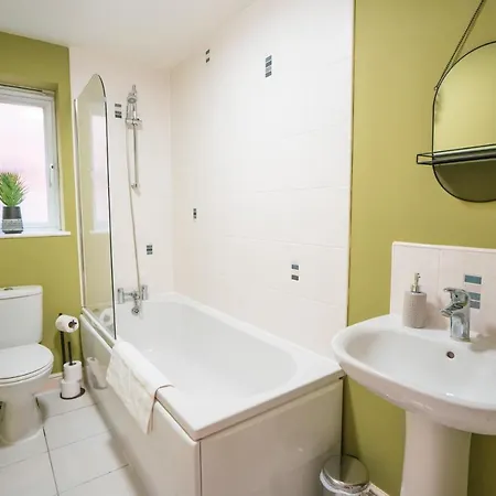 Kandaka-specious Stylish - Suitable For Contractors Λιντς